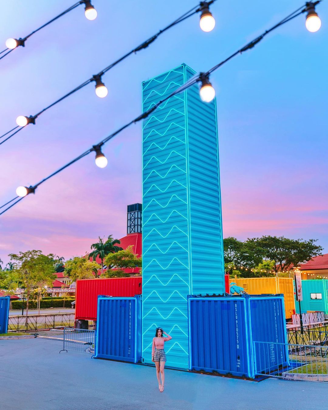Inspirebox_Singapores-First-Ever-Roving-Container-Hotel-Concept-at-Downtown-East_2